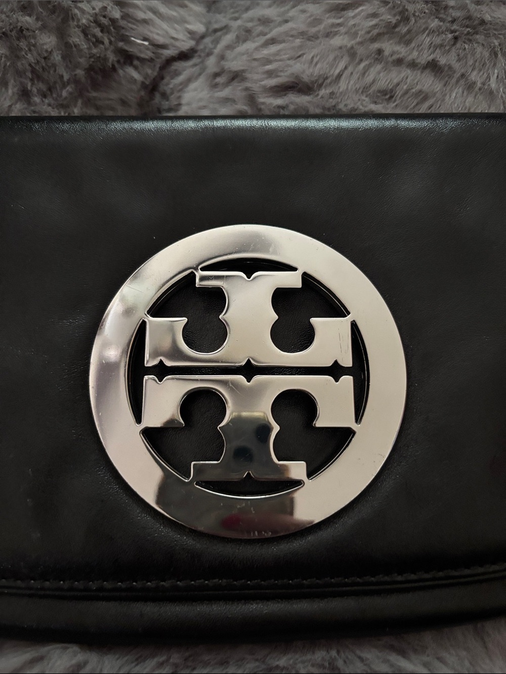 Tory Burch Black Leather Crossbody with Silver Logo Medallion and Chain Strap - Picture 2 of 5